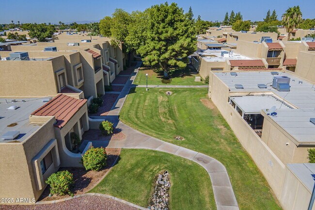 Building Photo - 14420 N 57th Dr