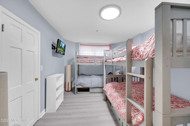 Building Photo - 15 E Tuna Way