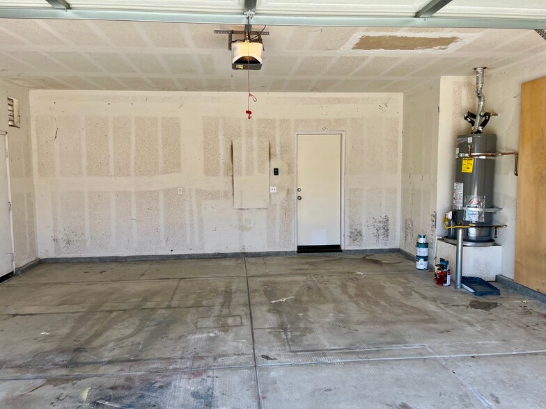 Building Photo - 1559 Park Meadows Dr