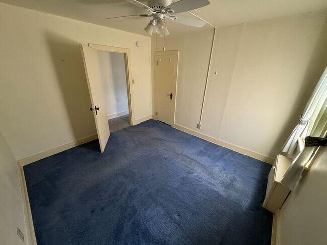 Building Photo - 212 W Pine Ave