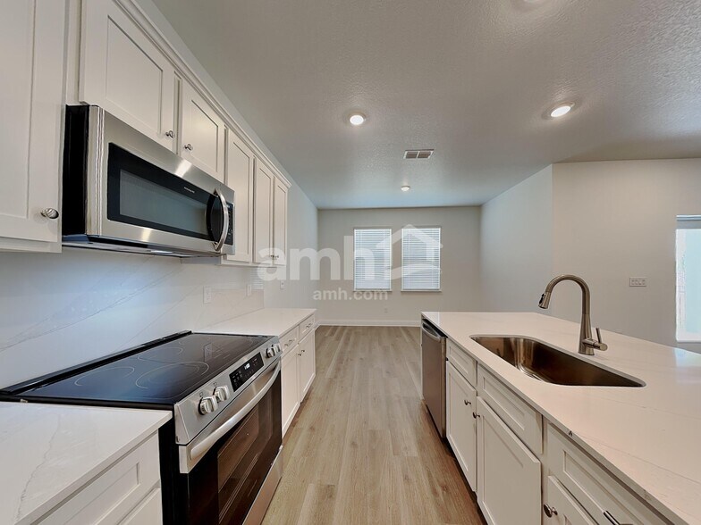 Building Photo - 15156 Serenity Wy