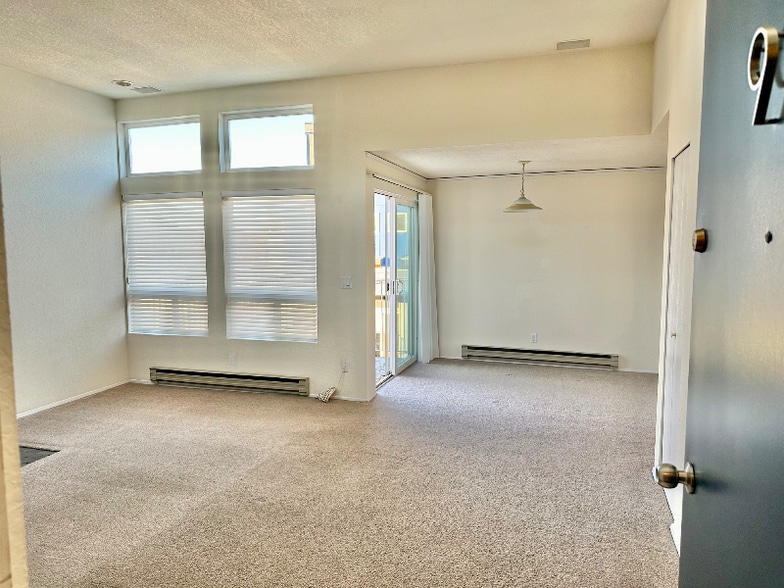 Building Photo - 1815 14th Ave