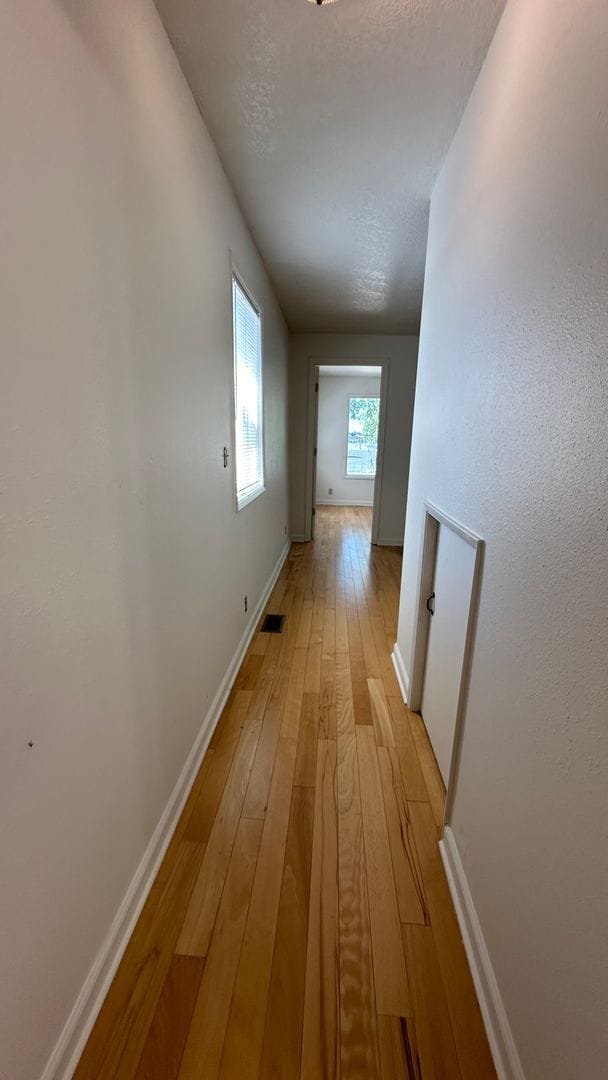 Building Photo - 4bd 2 bath Home in Westmoreland, Portland:...