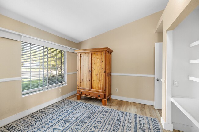 Building Photo - Updated 3-Bedroom Home with Modern Upgrade...