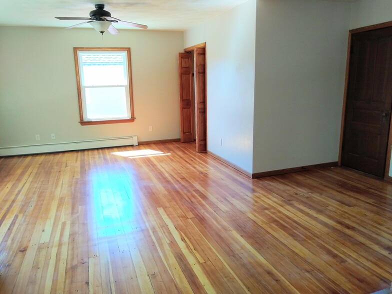 Living Room - 1050 Cedar St