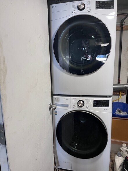 Building Photo - 16 Micieli Pl