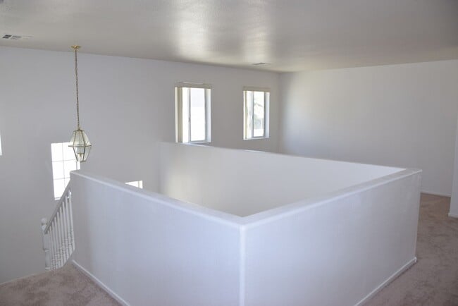 Building Photo - SPACIOUS AND ELEGANT TWO STORY HOME AT END...