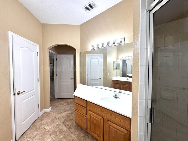 Building Photo - 10118 Shortwood Ln