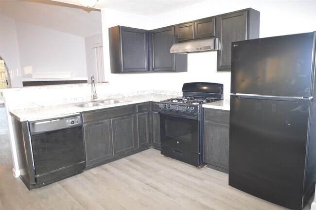 Building Photo - 5214 Beaverhill Dr