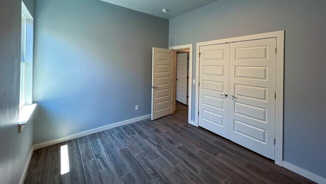 Building Photo - 605 Remington Ave