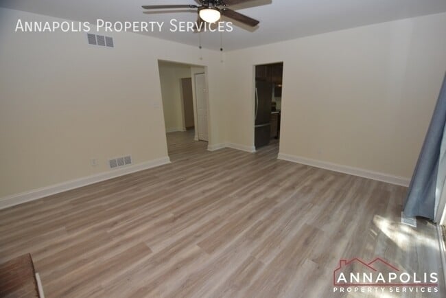 Building Photo - 921 Blue Ridge Dr