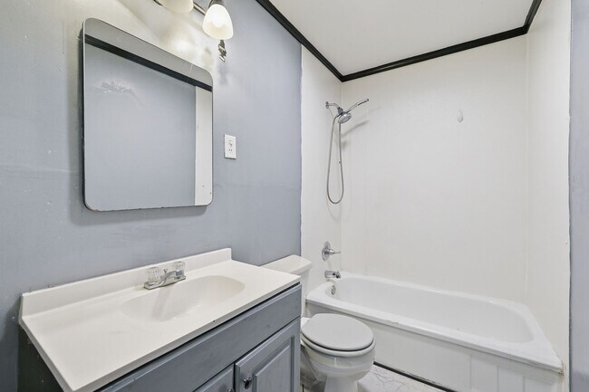 Building Photo - 808 H St NW