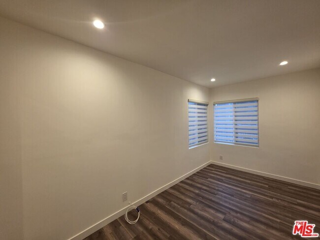 Building Photo - 2012 S Holt Ave