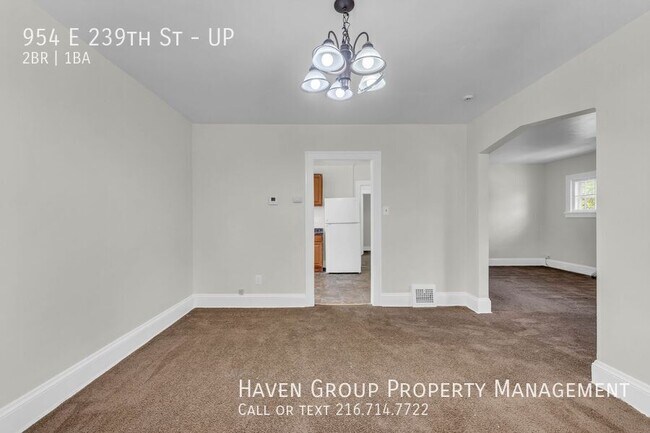 Building Photo - 954 E 239th St