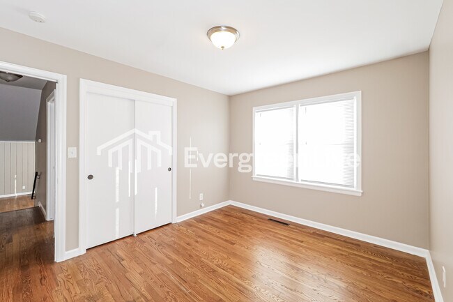 Building Photo - 6212 E 95th Terrace