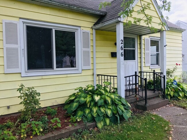 Building Photo - HOUSE CLOSE TO EVRYTHING YOU NEED.THIS HOME IS A MUST SEE!!!