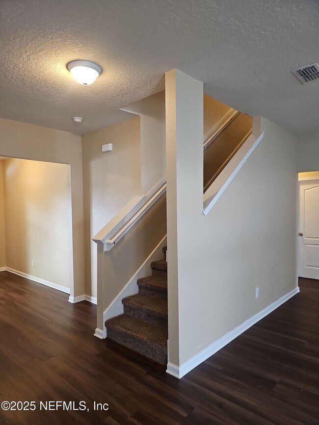 Building Photo - 1981 Rock Springs Way