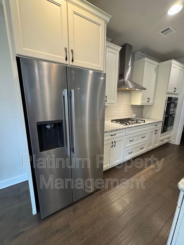Building Photo - 705 Fieldcrest Park Ln