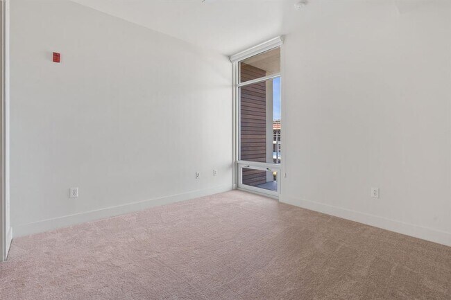 Building Photo - 210 Lee Barton Dr