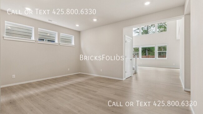 Building Photo - 2319 Boxcar Ct NE