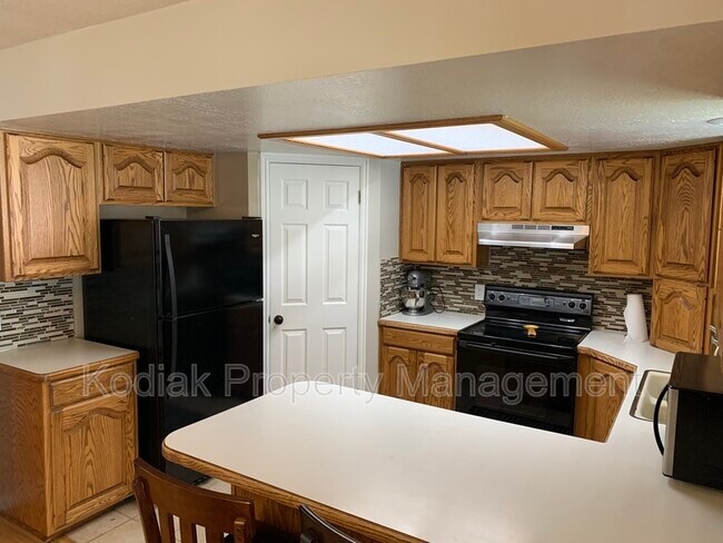 Building Photo - 1737 E 2800 N