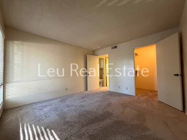 Building Photo - 1009 Fulton Ave