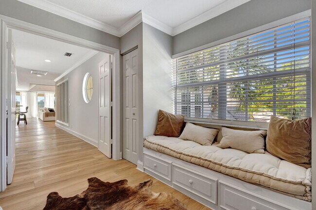 Building Photo - 11839 Pebblewood Dr
