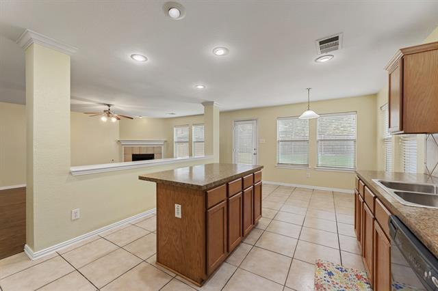 Building Photo - 10528 Cochron Dr
