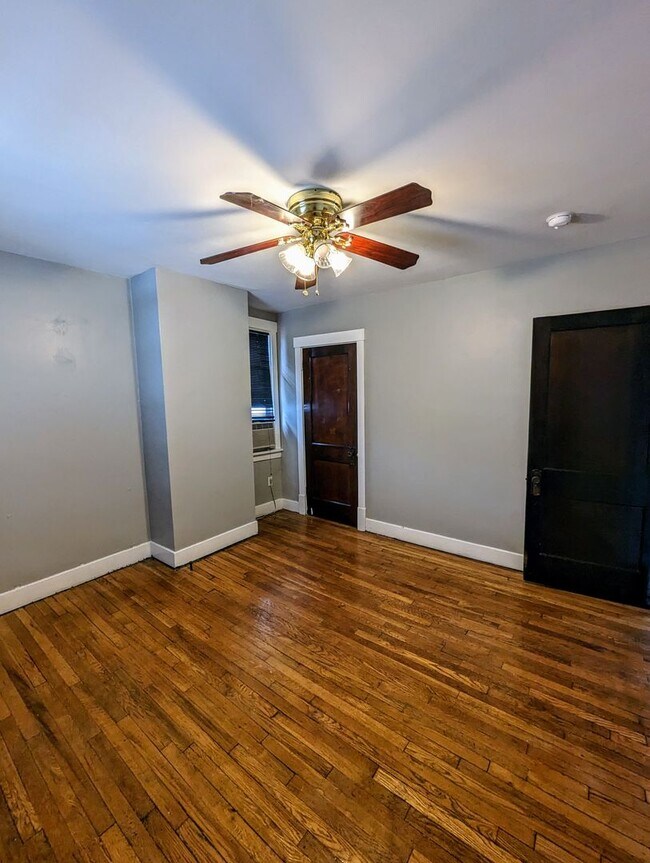 Building Photo - Updated 3 Bedroom in Dormont with AC and Fenced in Yard