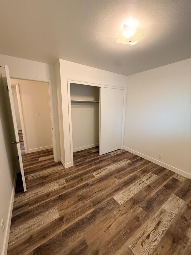 Building Photo - 633 S 1500 E