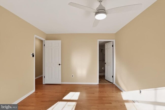 Building Photo - 215 Haddonfield Cmns