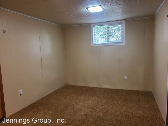 Building Photo - 5 br, 2 bath House - 1638 Orchard Street