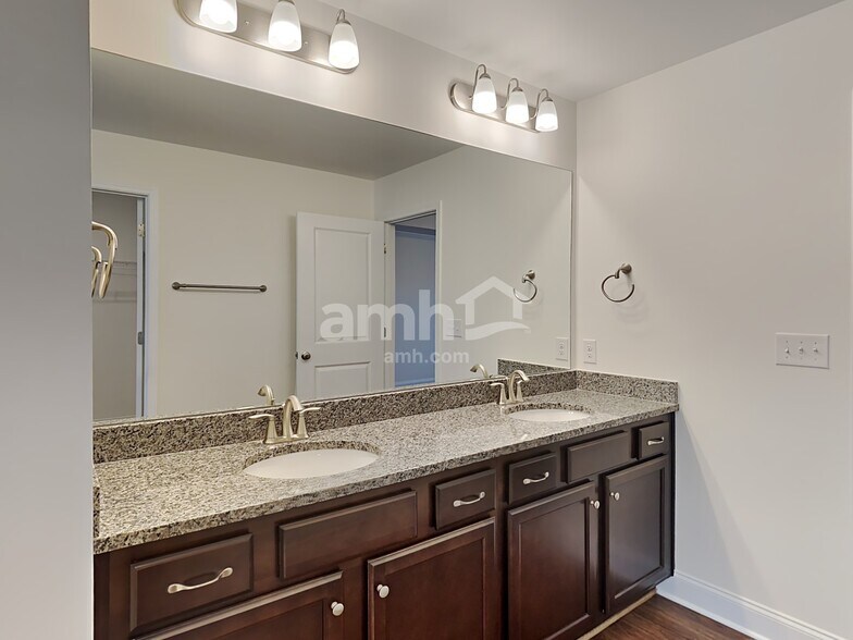 Building Photo - 4829 Chutney Dr