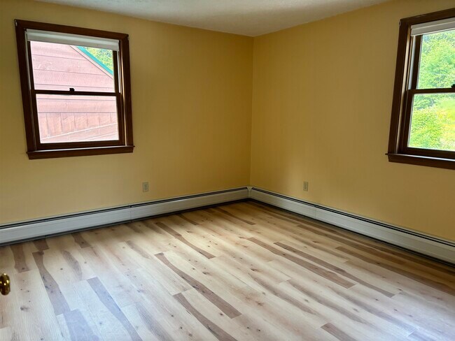 Building Photo - 147 Mansion Rd