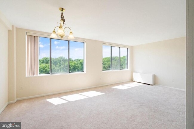 Building Photo - 6641 Wakefield Dr