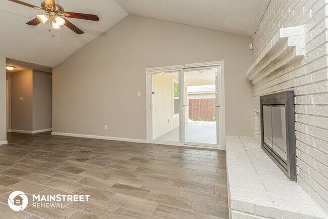 Building Photo - 6400 Avanti Dr