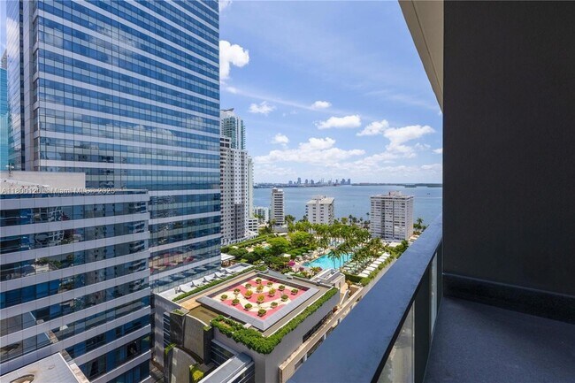 Building Photo - 1451 Brickell Ave