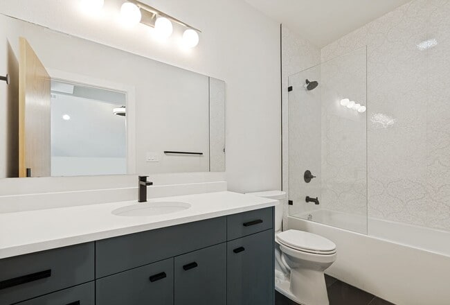 Building Photo - LUXURY TOWNHOME IN LONE STAR DISTRICT