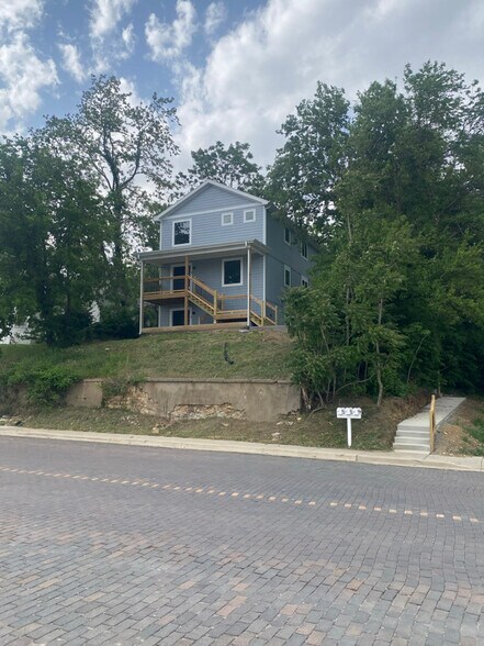 Building Photo - 1029 Commercial St