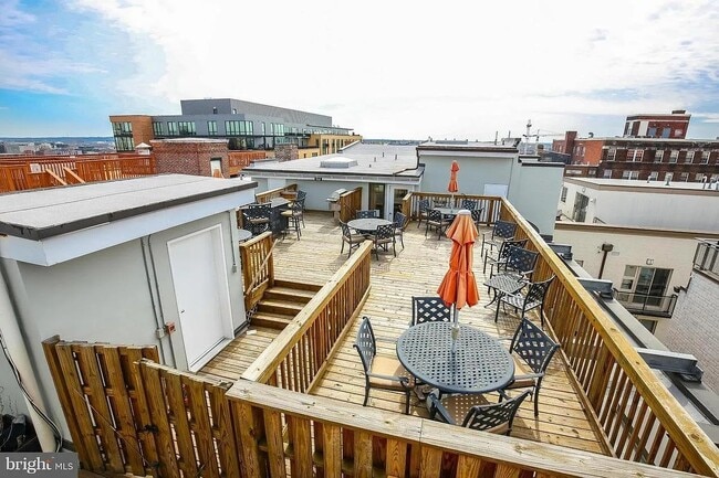 Building Photo - 1417 Chapin St NW