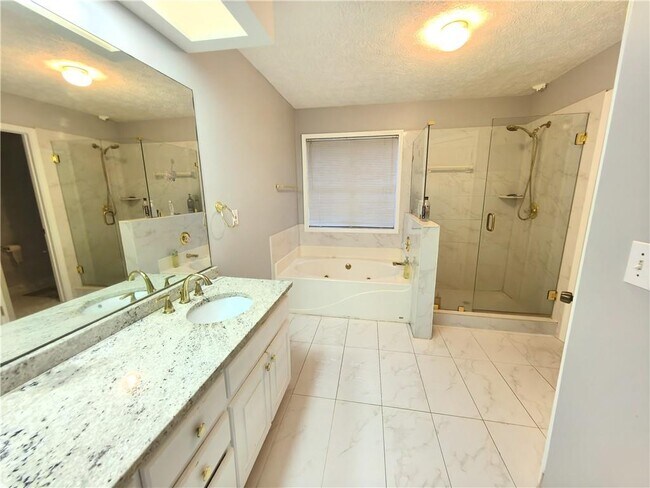 Building Photo - 235 Ruby Forest Pkwy
