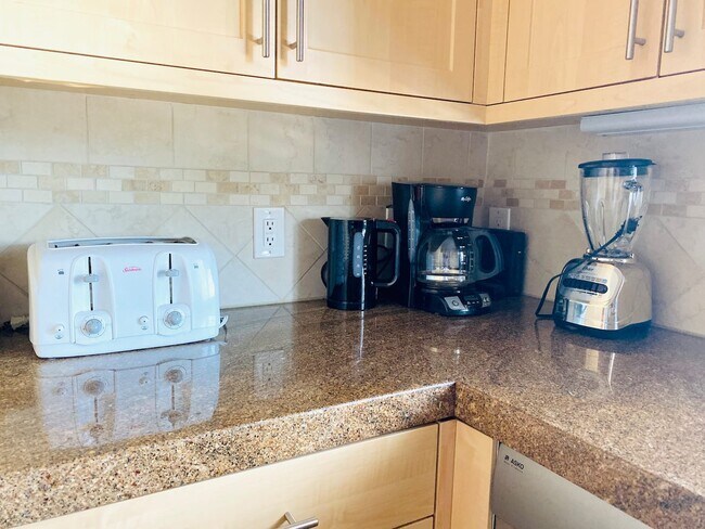 Building Photo - 3005 Strongs Dr