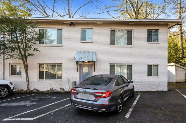 Primary Photo - 1978 Wellbourne Dr NE