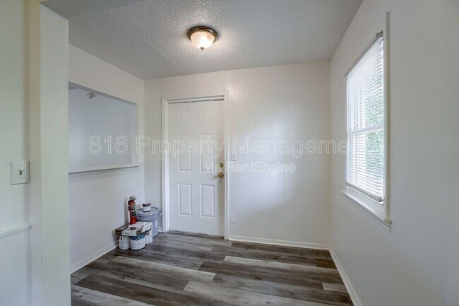 Building Photo - 10009 Hardesty Ave