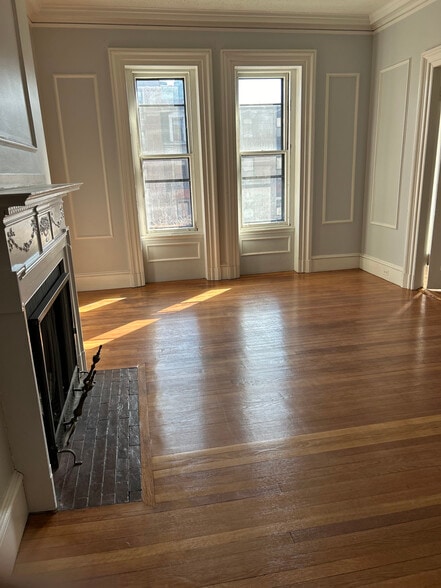 Primary Photo - 406 Beacon St