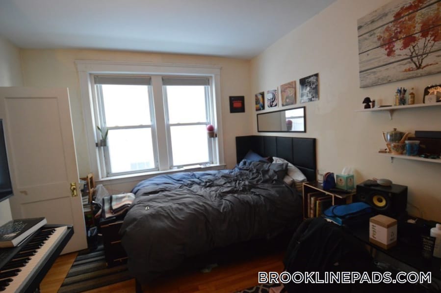 Building Photo - 69 Babcock St