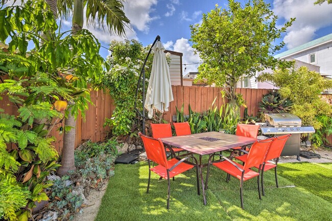 Building Photo - 134 1st Ct