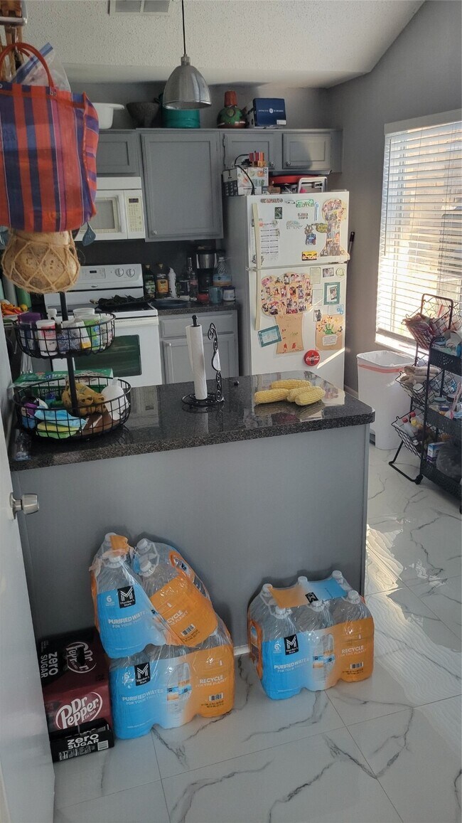 Building Photo - 2906 Whetrock Ln