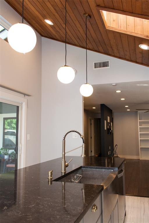 Building Photo - 903 Herndon Ln