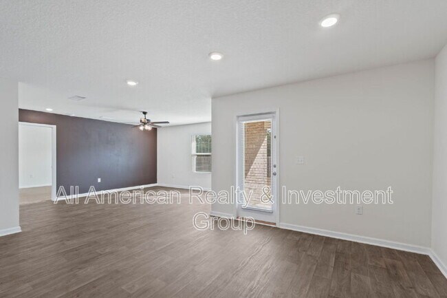Building Photo - 1047 Limpkin St